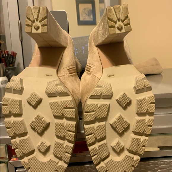 JLo - Picture 5 of 5